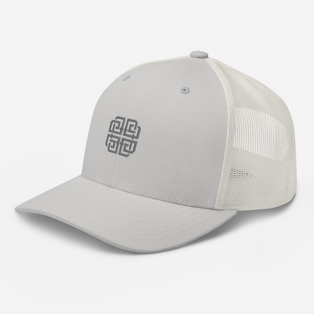 Silver Nudo Trucker Cap