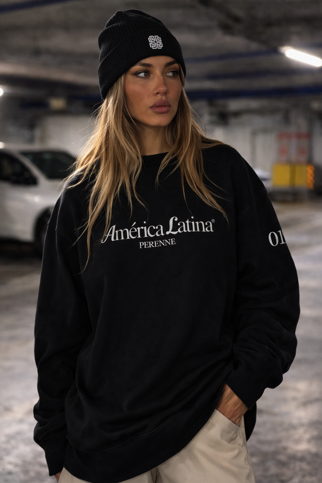 Black America Latina Oversized Sweatshirt