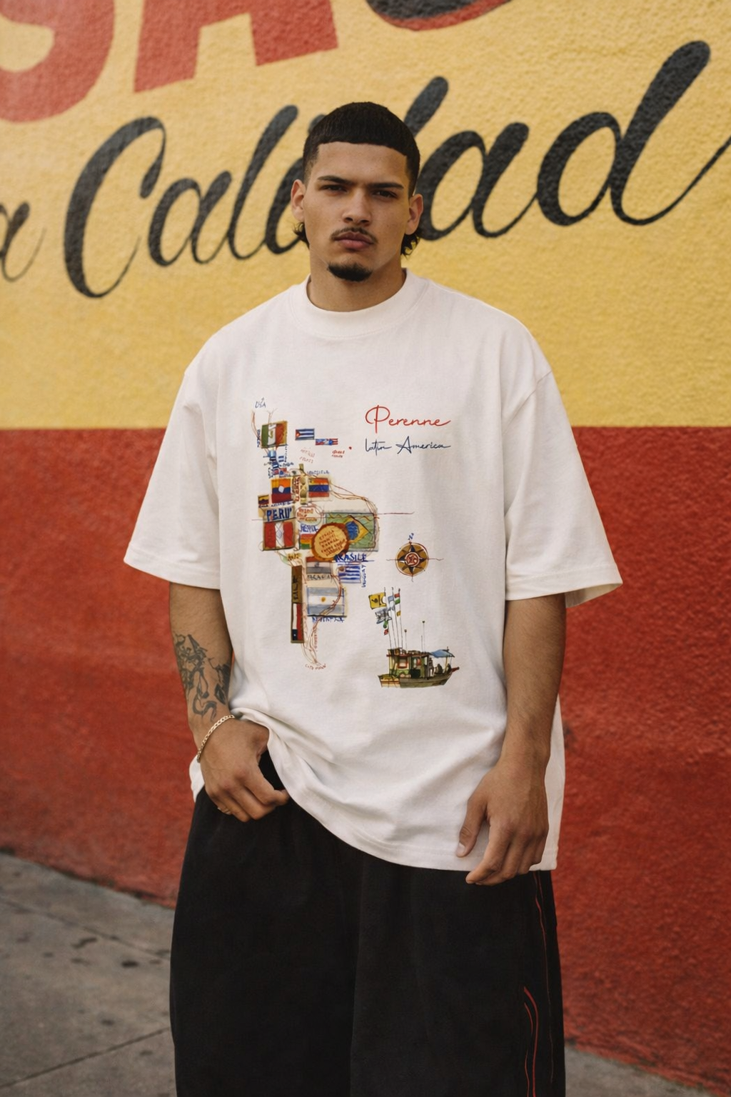 Camiseta blanca oversize Raíces