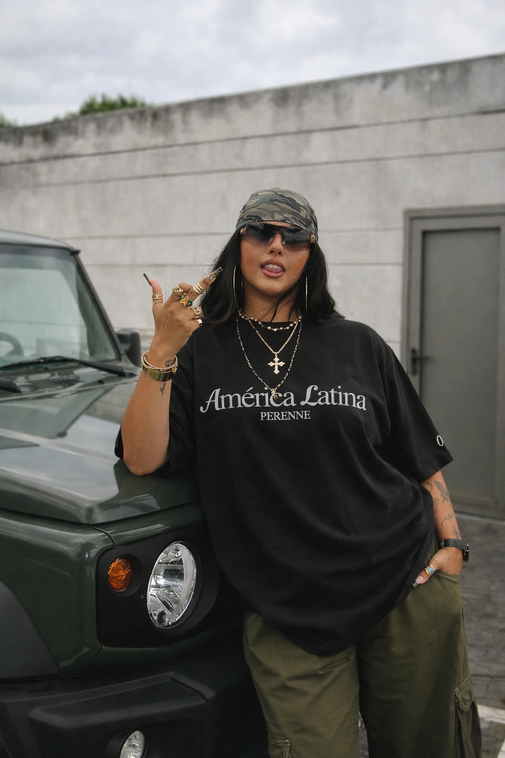 Black Oversized América Latina T-Shirt
