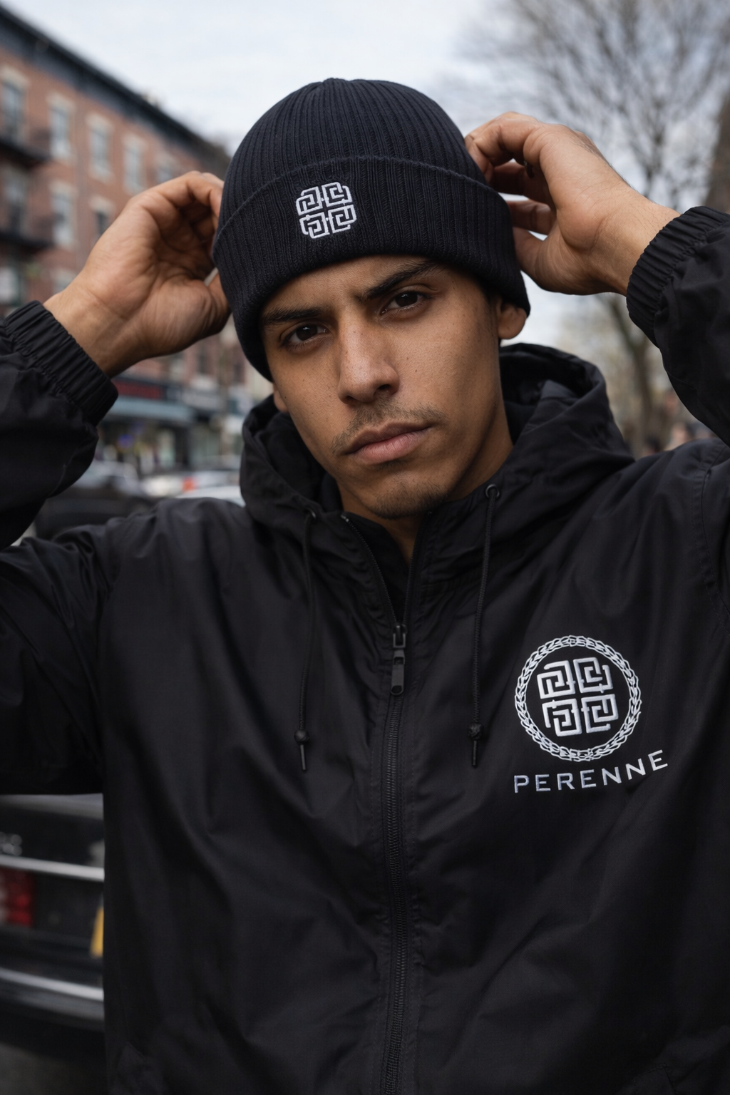 Gorro de malha canelada com nó preto